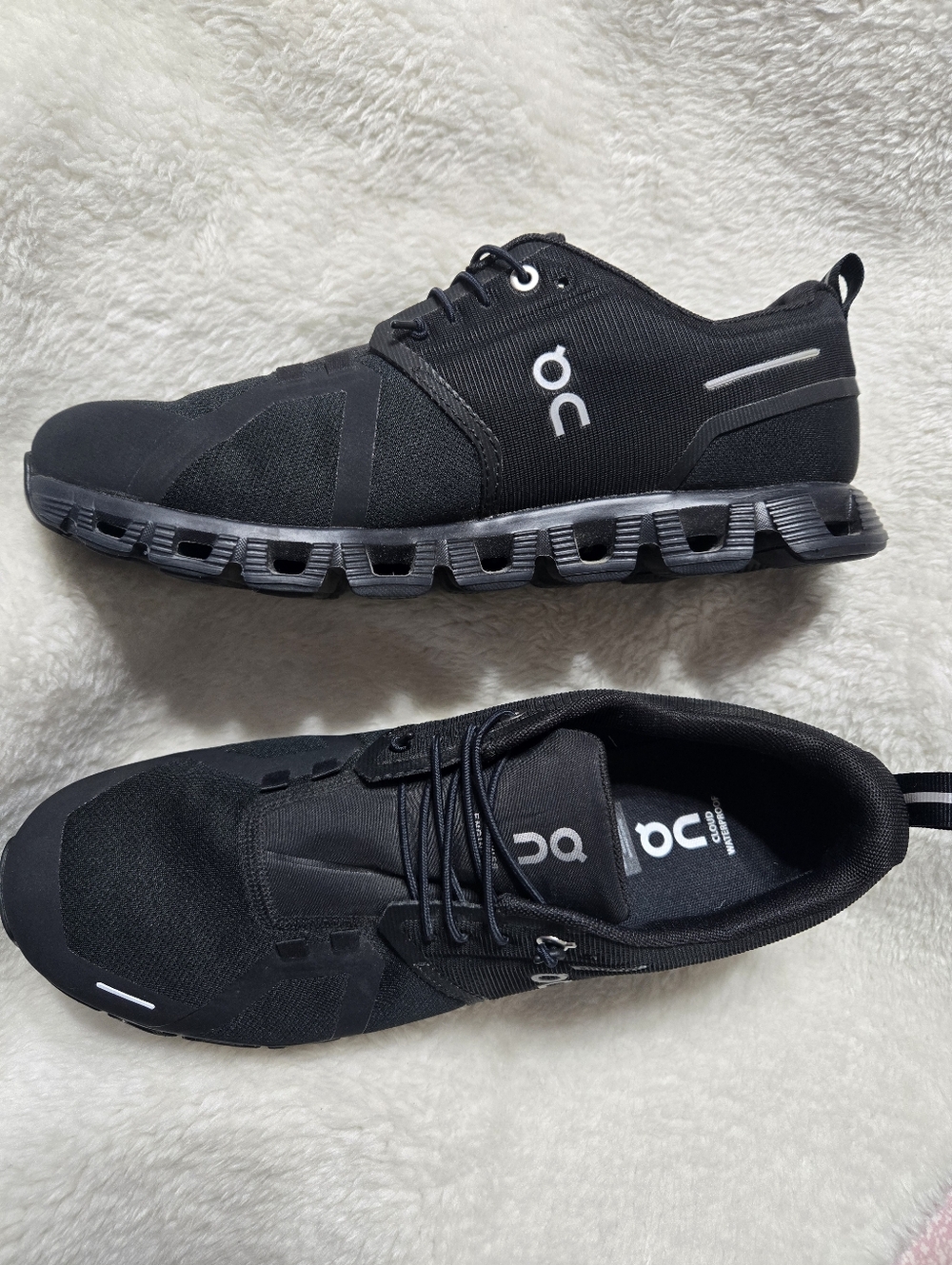 On cloud waterproof 59.98838 sneakers size 10.5 women’s